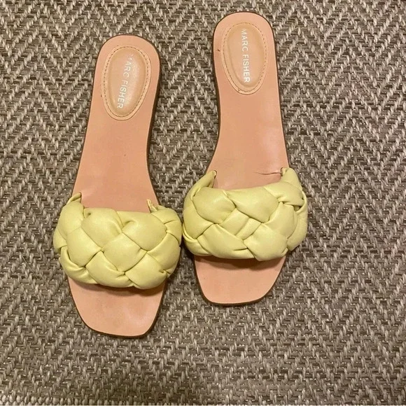 MARC FISHER yellow flats Size 9.5 - Picture 5 of 5